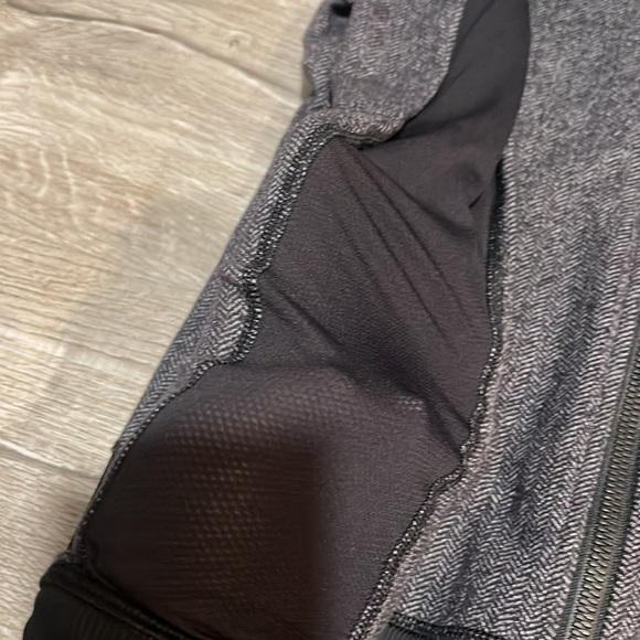 Lululemon jacket - Picture 4 of 4